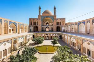 مسجد مدرسه آقا بزرگ